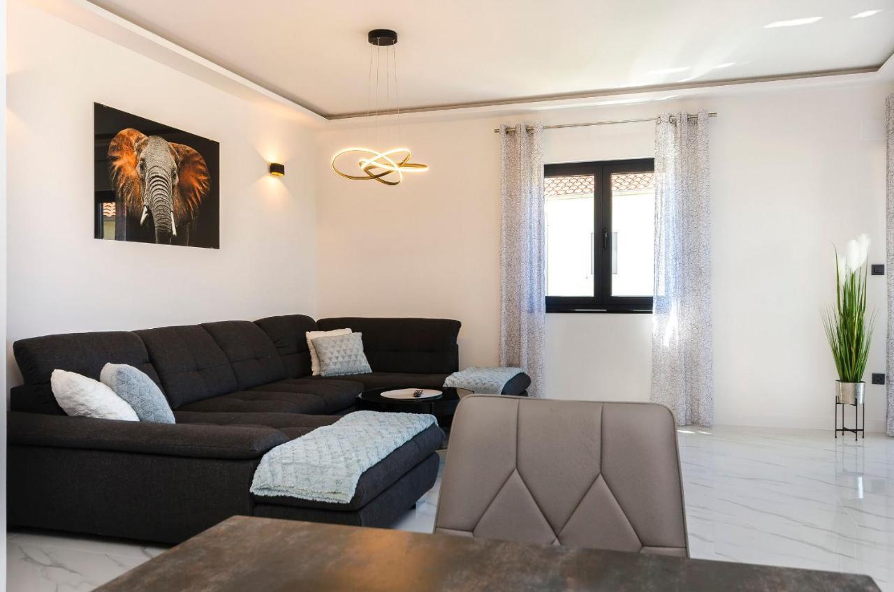 Apartments Villa Casia Srima Exterior photo